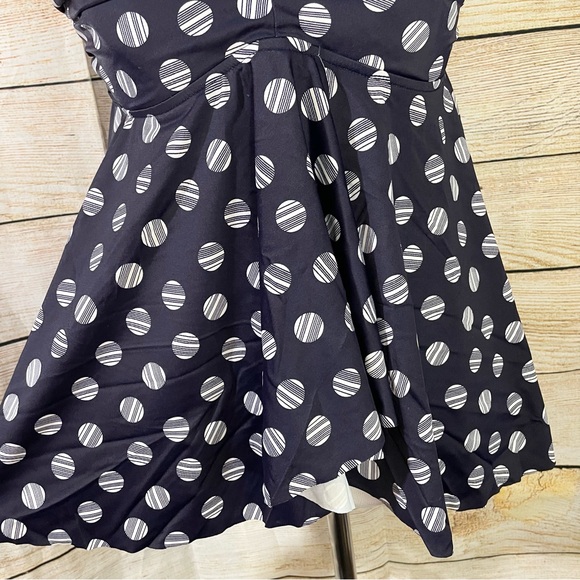 INC polka dot halter tankini top Size 8 navy/blue - Picture 8 of 12